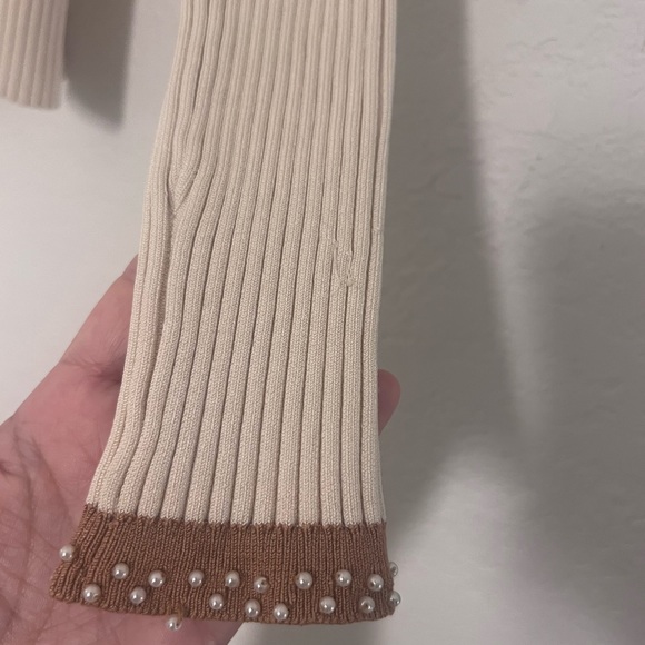 Sweater - Picture 5 of 6